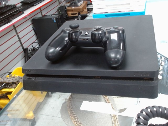 Console ps4 avec une manette