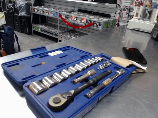 Ratchet set light rust