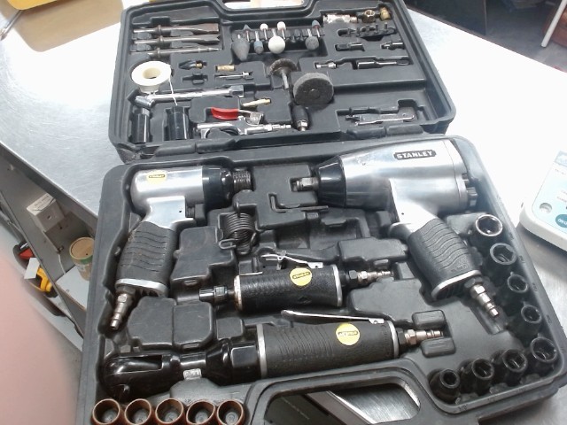 Air tool kit 67pce missing 3xpce