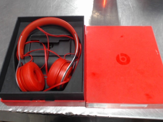 Paire couteur a fil dans boite