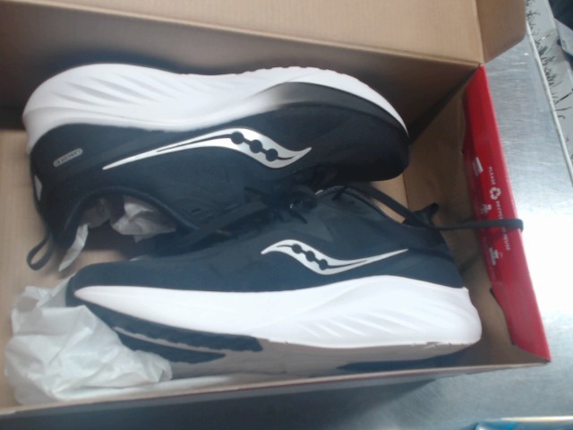 Soulier de course lancer3 neuf