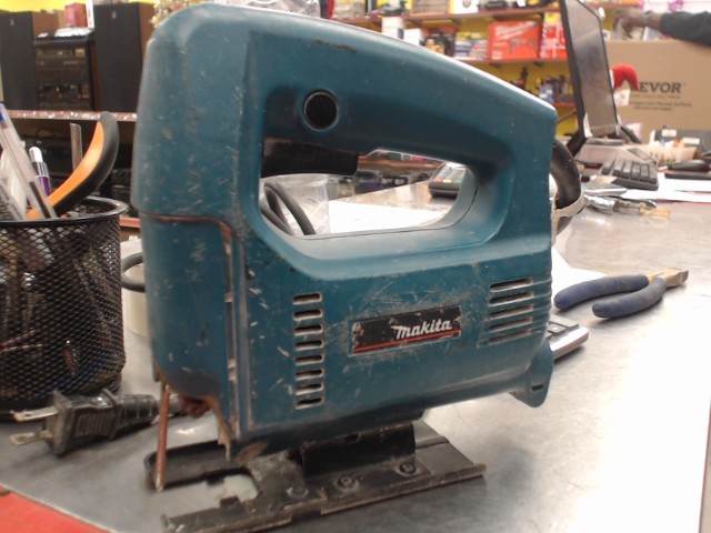 Scie sauteuse makita