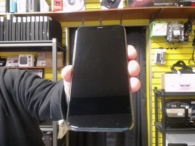 Iphone 11 pro pile 76%