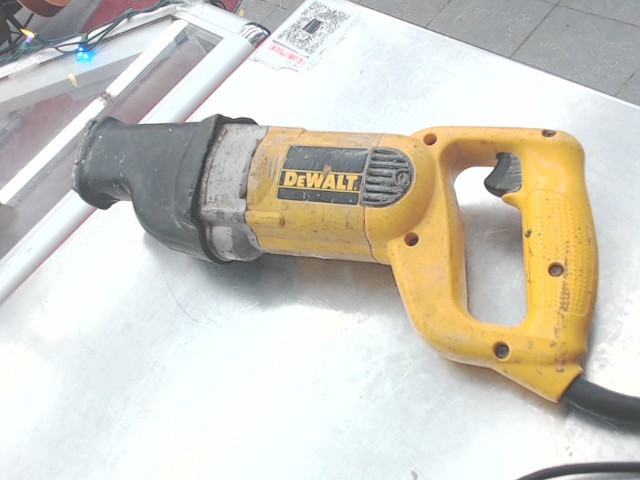 Sawzall filaire pousiere et gypse