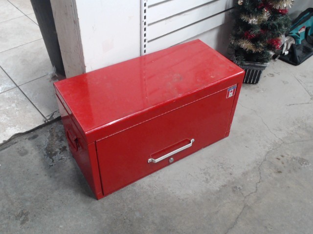 Coffre d'outil rouge + outil manuel