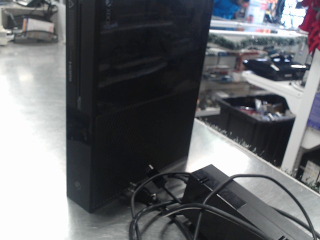 Xbox one + man  + fils