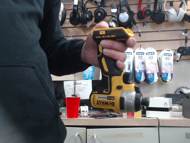 Cordless impact driver
