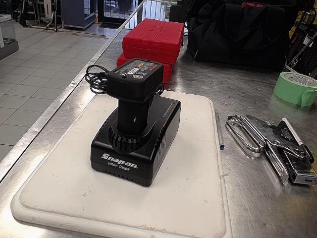 Chargeur snap-on