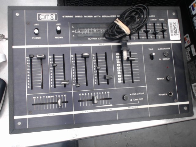 Stereo disco mixer with equalizer