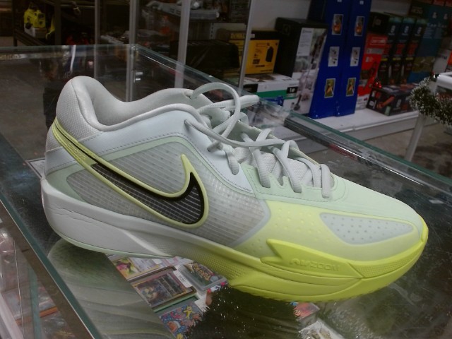 Soulier nike size 11