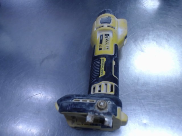 Cut out tool dewewalt