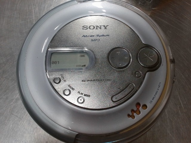Sony diskman silver tested working
