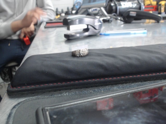 Bague avec petie pierre