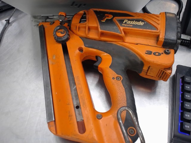 Framing nailer paslode