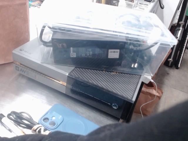 Xbox one 1gen edition aw + 2 manette