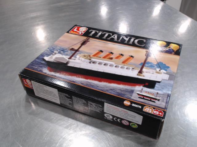 Lego titanic