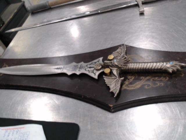 pe de sataniste manque une piece