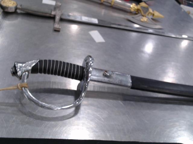 pe rapiere a une main avec etui