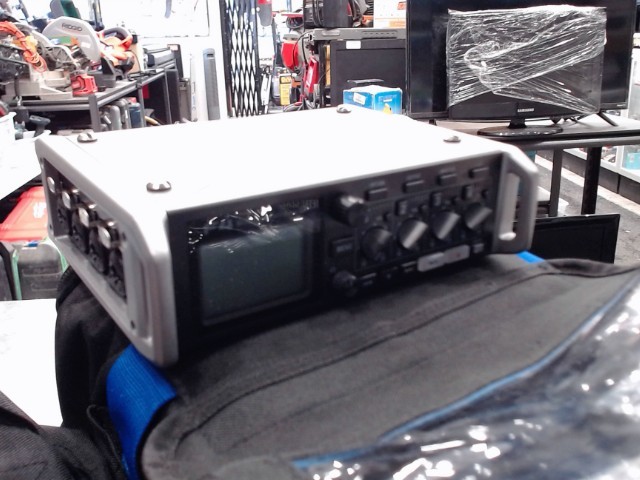 Enregistreur de terrain multipiste+case