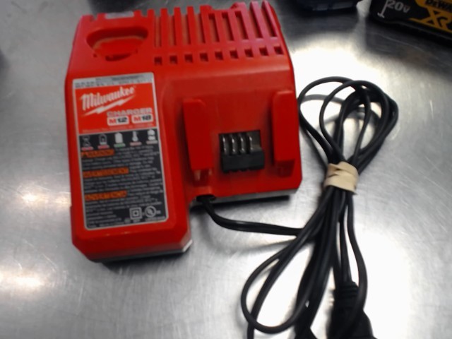 Chargeur milwaukee