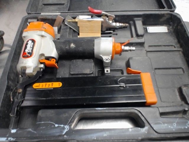 Brad nailer paslode 18ga dans case