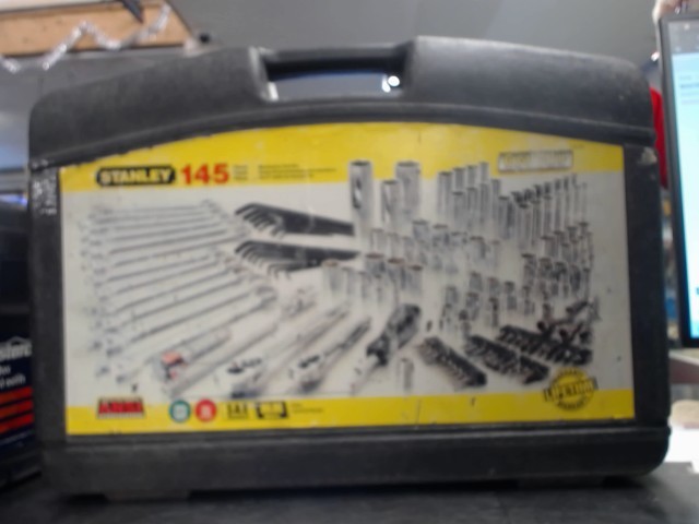 Coffre outil manque 1 morceau