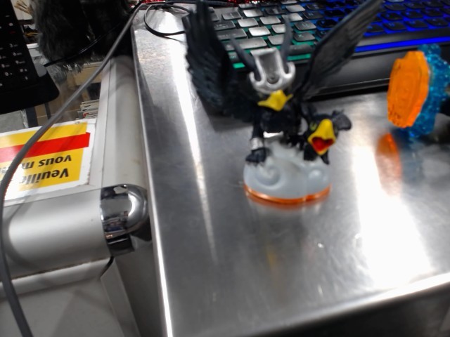 Skylanders giants-sonic boom