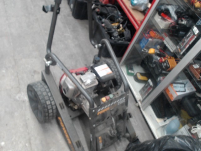 Machine a pression 2600psi