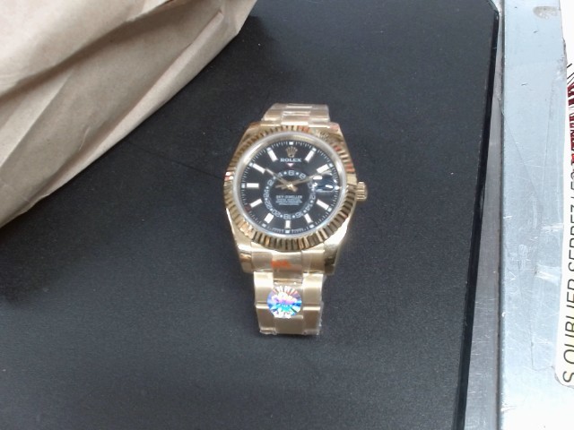 Montre automatic couleur or