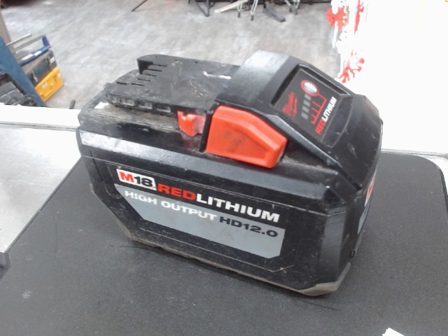 Batt m18 hd 12ah fendu