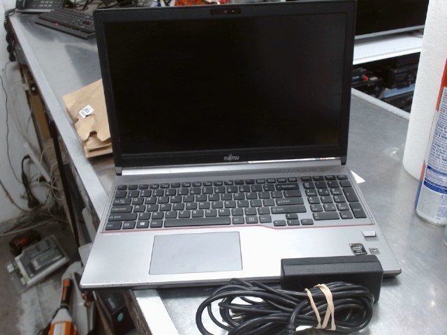 I5-4300m 8gb ram 238gb ssd + charg