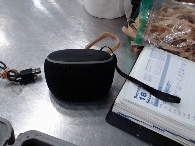 Speaker bluetooth