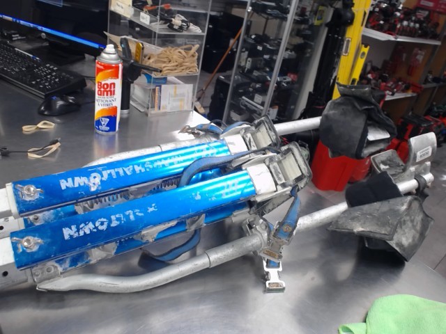 Stilts marshalltown paire