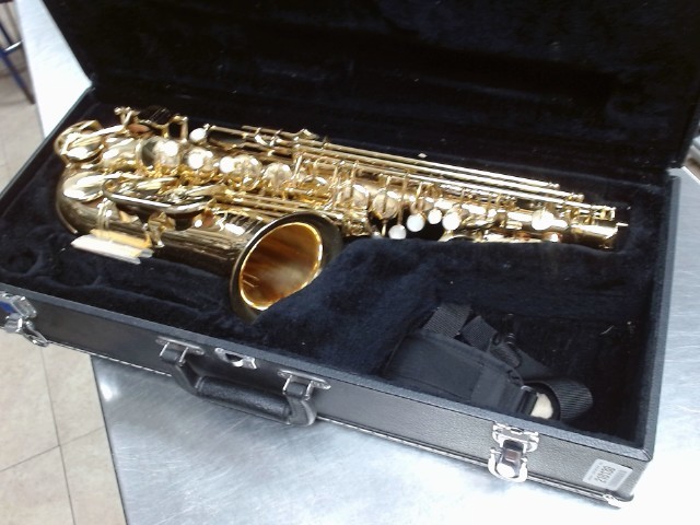 Saxophone jupiter pas embout ds case