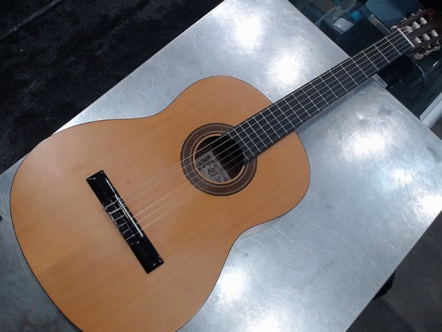 Guitare classique  + hardcase