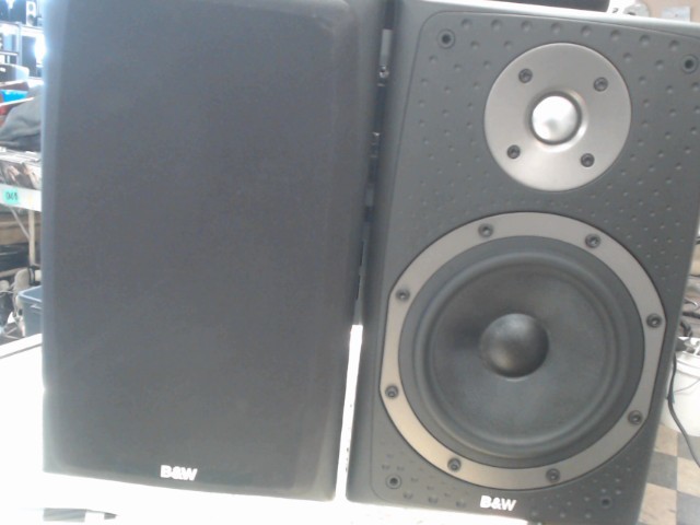 Paire bookshelf speaker