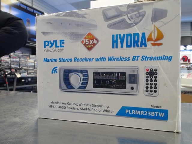 Marine stereo  pyle