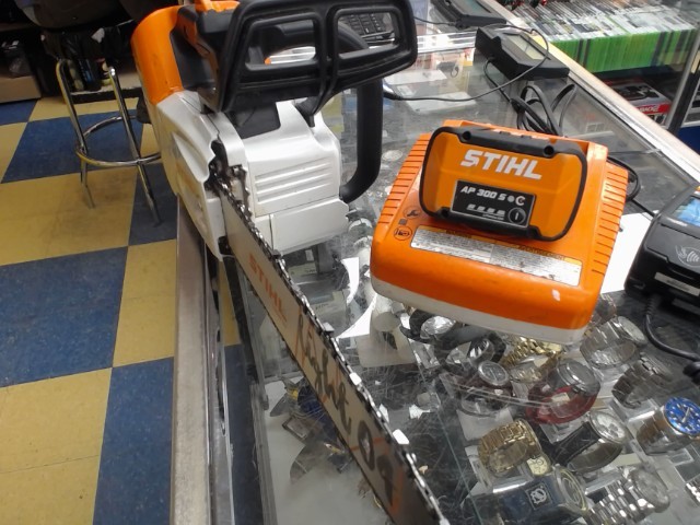 Scie a chaine a batt