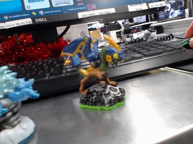 Skylanders spyro's adventure-drobot