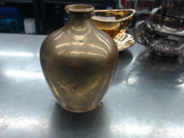 Vase plaqu� or avec cherubin