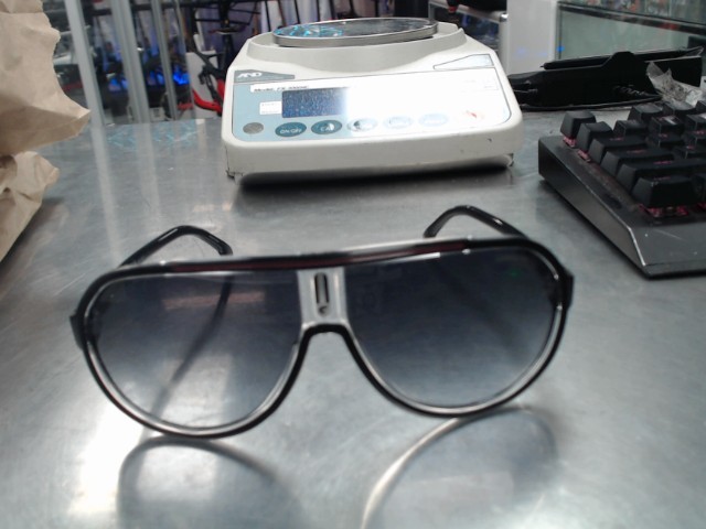 Lunettes carrera