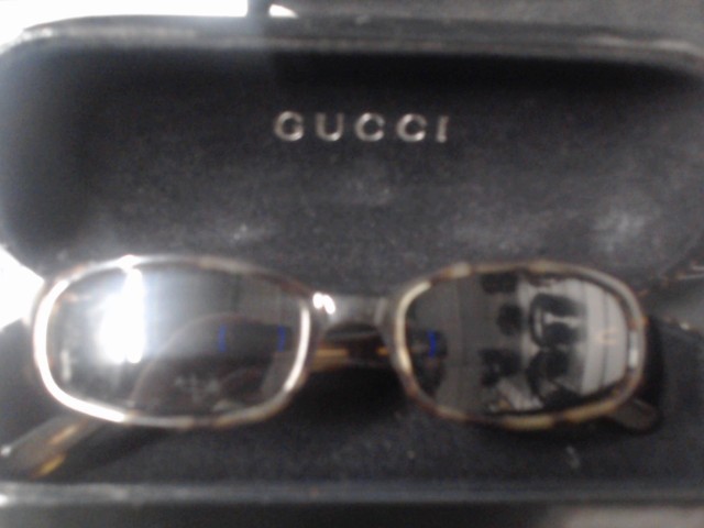 Lunette gucci avec case