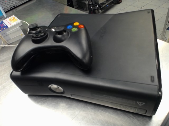 Console xbox 360 + manettes + fils
