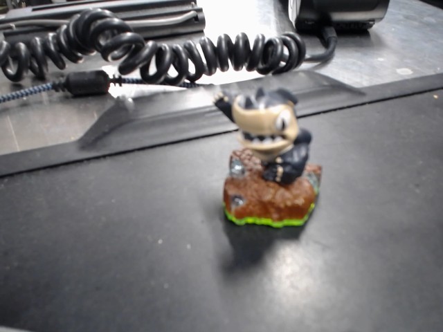 Skylanders trap team-terrabite