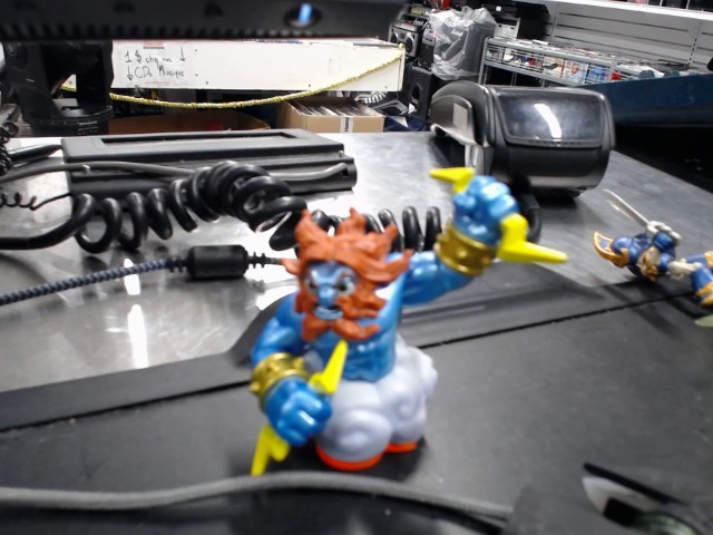 Skylanders giants-lightning rod