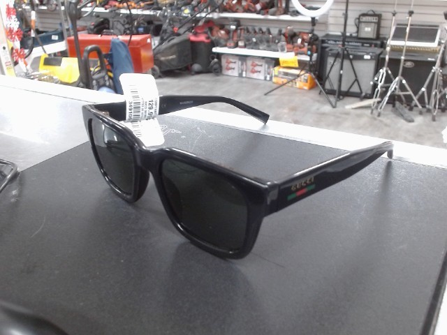 Lunettes de soileil noir