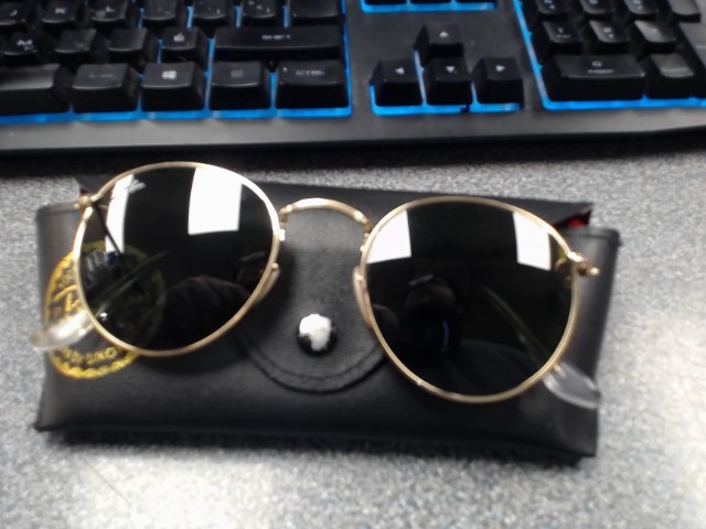 Lunnette rayban avec case