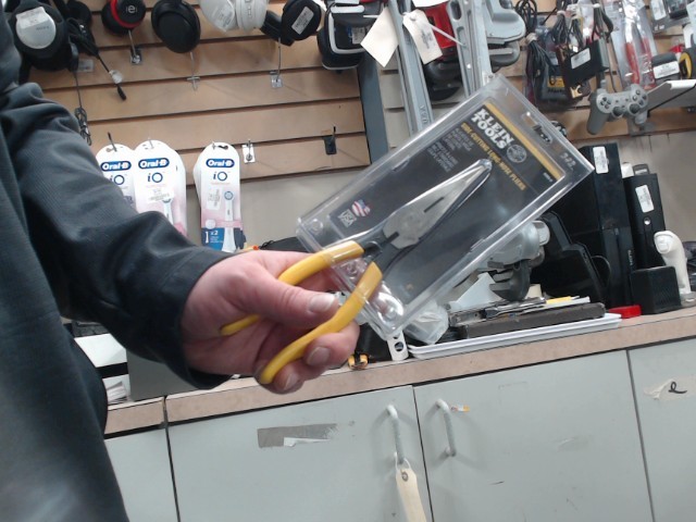 Side cutting long nose plier