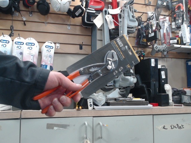 Pump pliers
