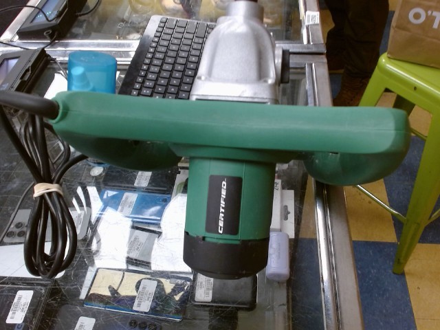 Melaxeur a beton avec embout